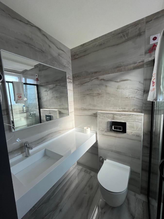Kubi Hotel Струга Екстериор снимка