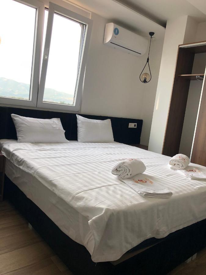 Kubi Hotel Струга Екстериор снимка